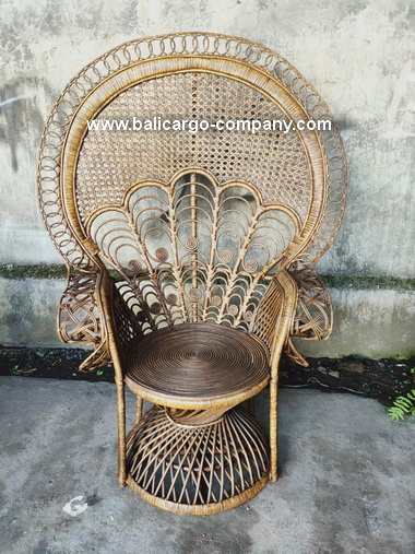rattan lounge chair
