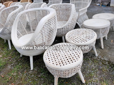 rattan lounge chair