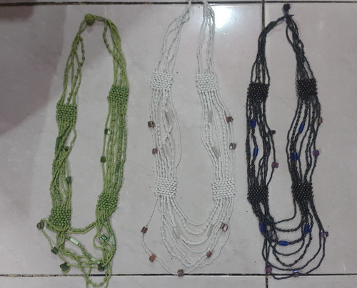 beads necklace