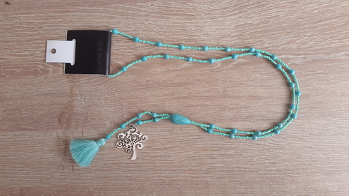 beads necklace