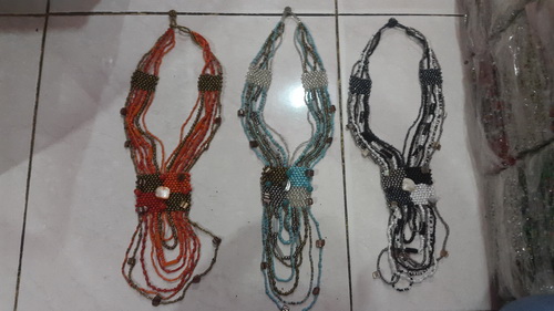 beads necklace