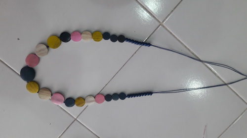 wood beads necklace