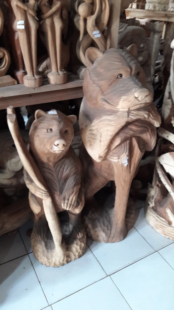 animal wood statue