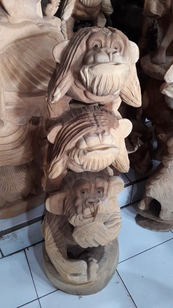 animal wood statue