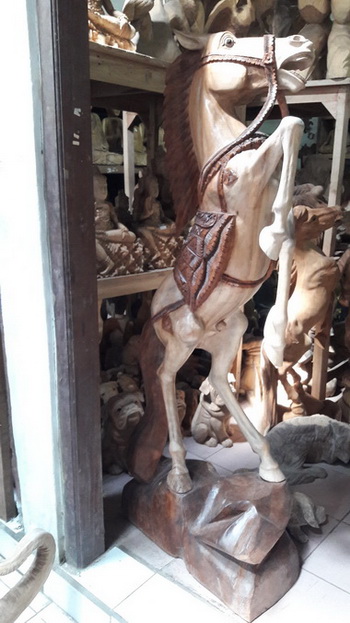 animal wood statue