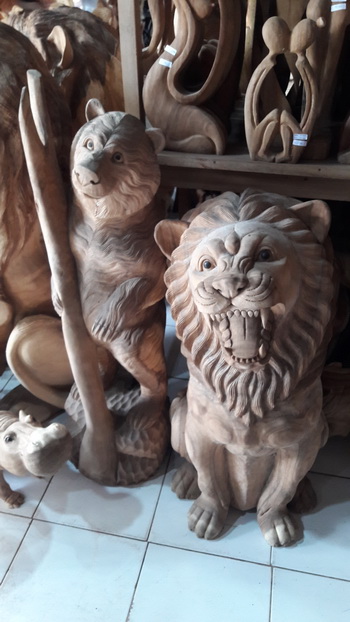 animal wood statue