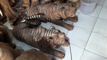 animal wood statue