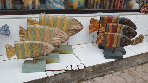 fish wood statues