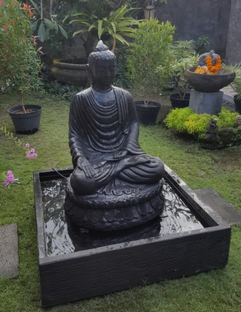 garden fountain decor