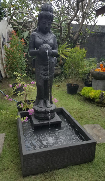 garden fountain decor