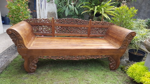 carving daybed