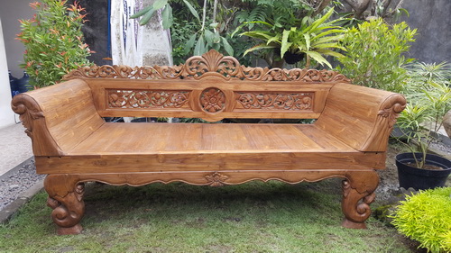 carving day bed