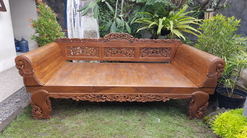 carving daybed