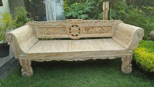 carving daybed