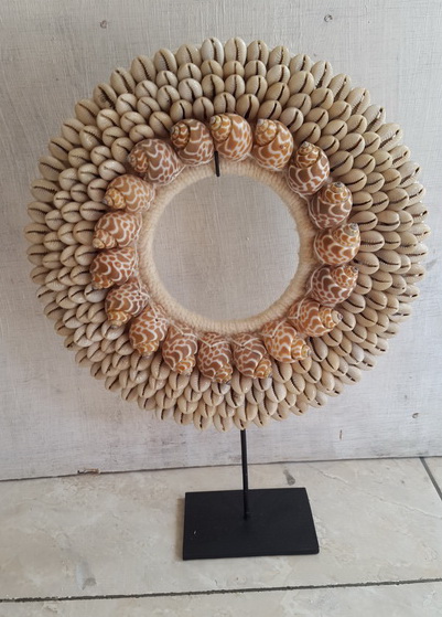 shell necklace