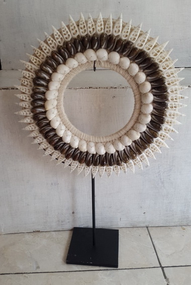 shell necklace